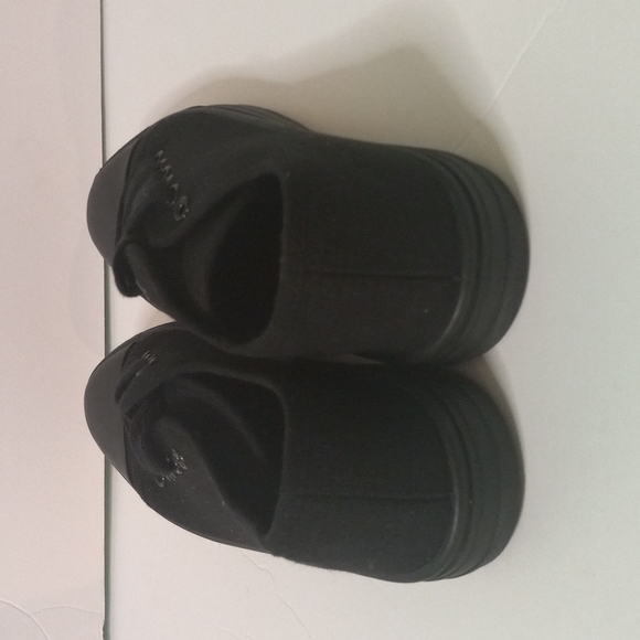 Black Canvas size 8 - Picture 3 of 4